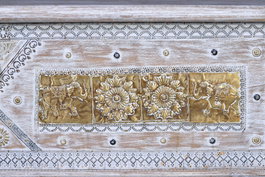 GINER Y COLOMER Coffre de rangement en bois de manguier blanc vieilli